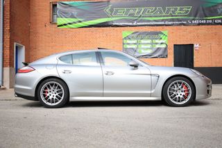 Porsche Panamera turbo 2011