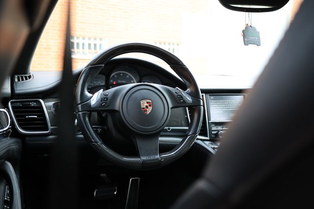 Porsche Panamera turbo 2011