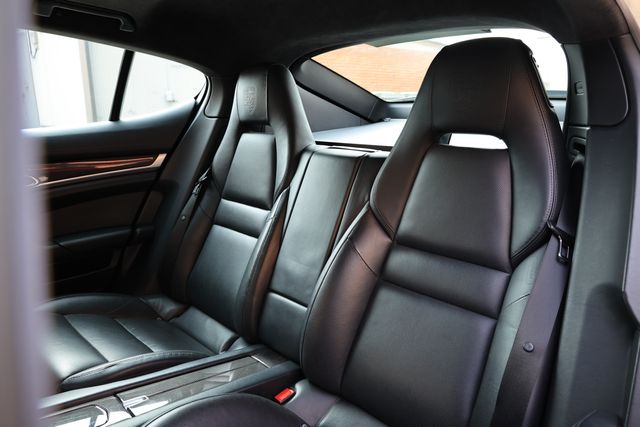 Porsche Panamera turbo 2011