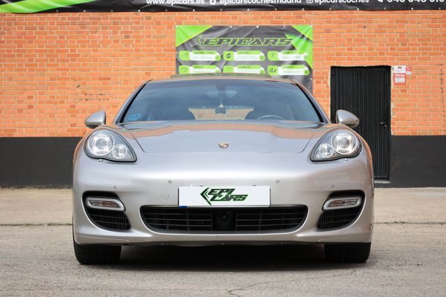 Porsche Panamera turbo 2011