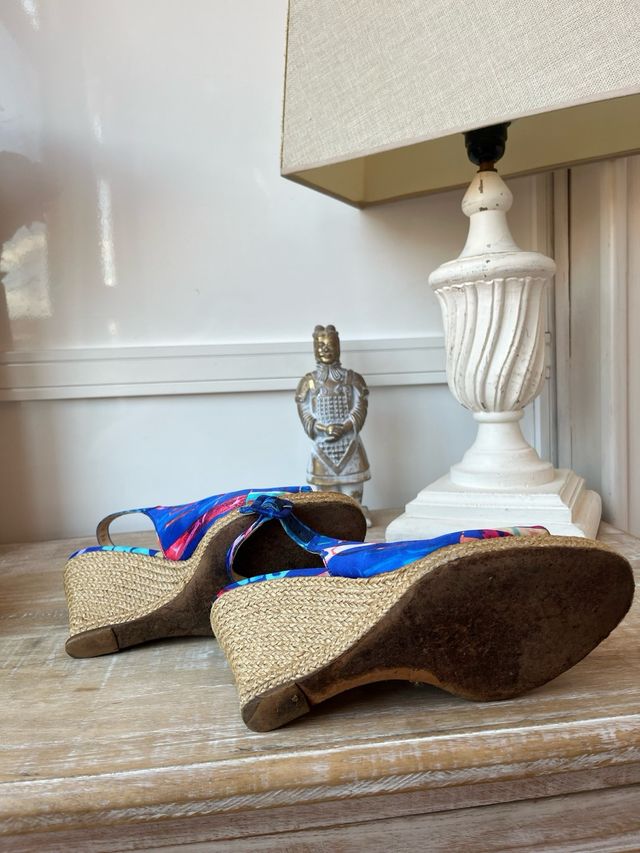 Cuñas satén Carolina Herrera