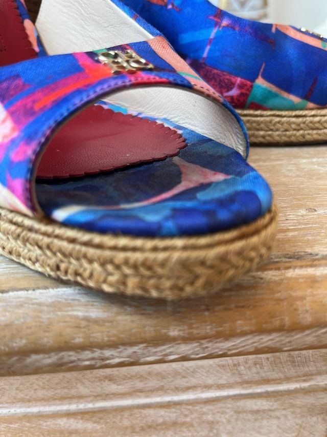 Cuñas satén Carolina Herrera