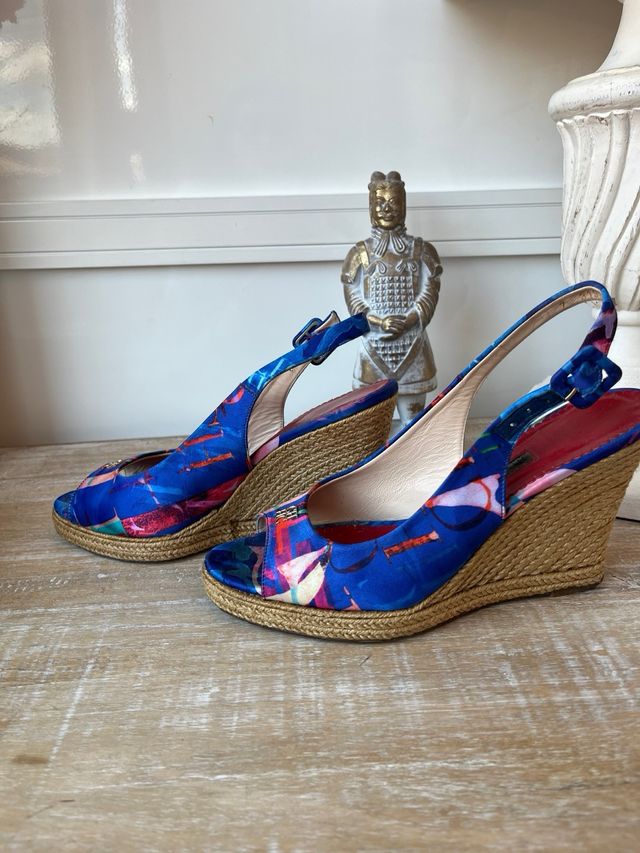 Cuñas satén Carolina Herrera