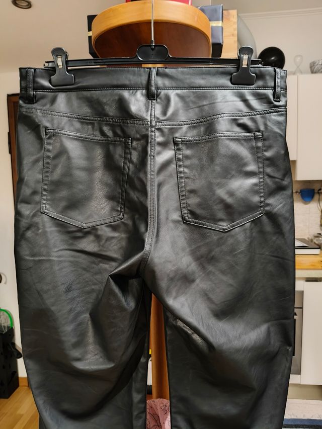 Pantaloni similpelle neri