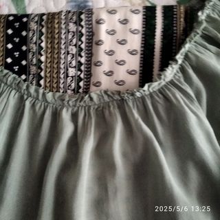 Conjunto blusa y pantalón verde oliva