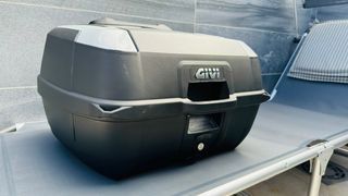 Maleta moto Givi B45+ con soporte universal