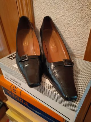 Zapatos negros piel - Tacón. 
