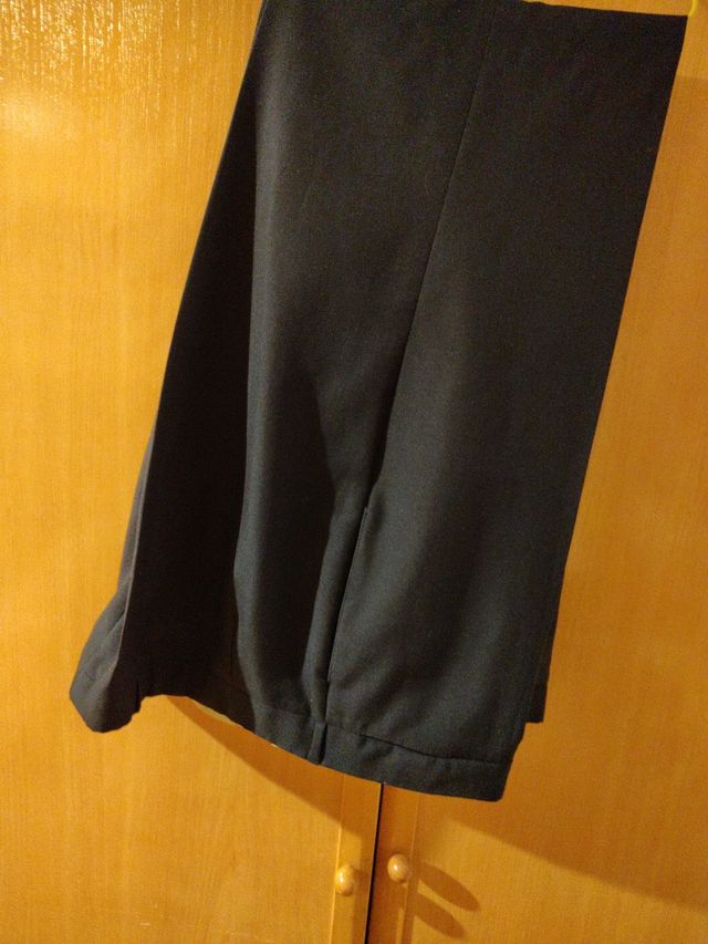 Pantalón negro hombre