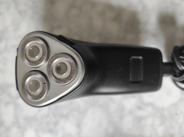 Afeitadora Philips HP1132 - Negra/Plata