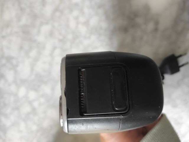 Afeitadora Philips HP1132 - Negra/Plata