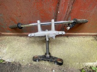 Fz6. S2. Piastre forcella manubrio