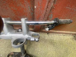 Fz6. S2. Piastre forcella manubrio