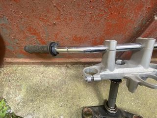 Fz6. S2. Piastre forcella manubrio