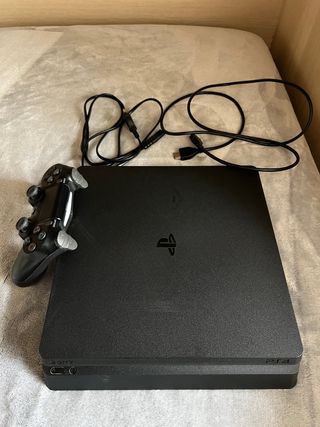 PS4 Slim (PlayStation 4) 500GB