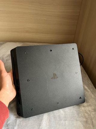 PS4 Slim (PlayStation 4) 500GB