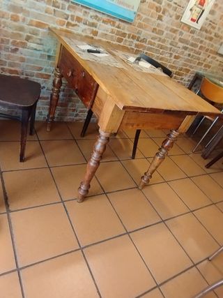 Mesa tocinera antigua restaurada