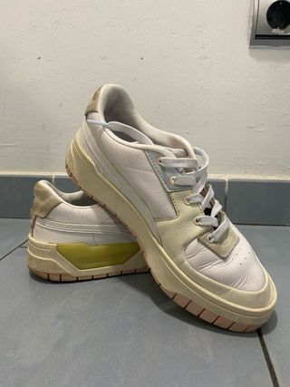 Zapatillas Puma blancas y rosas