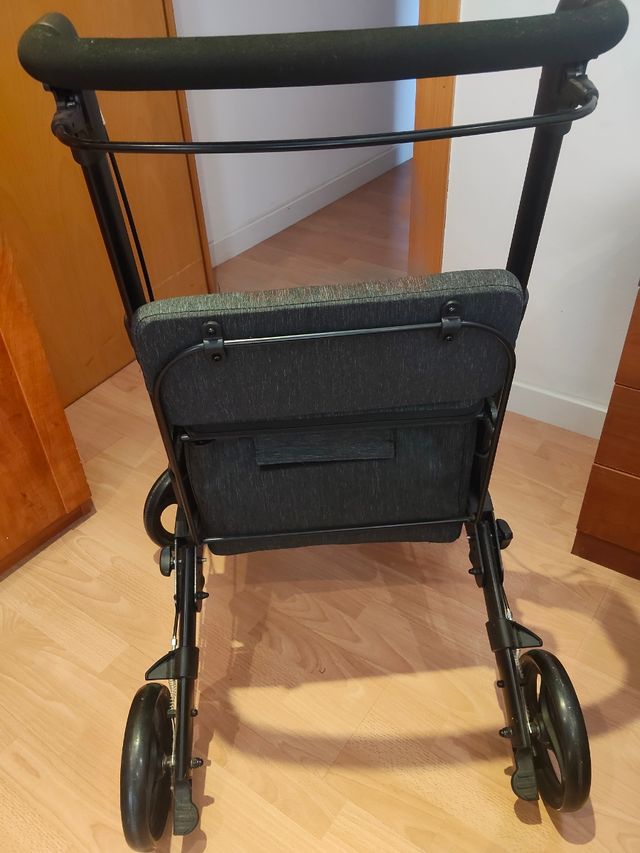 Andador con Carro de Compras