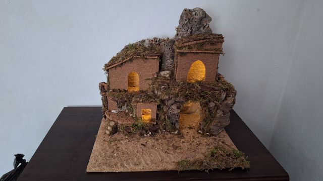 Presepe Artigianale Fatto a Mano in sughero legno