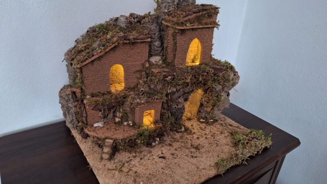 Presepe Artigianale Fatto a Mano in sughero legno