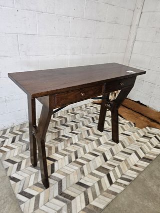 Recibidor vintage roble diseño español brutalista