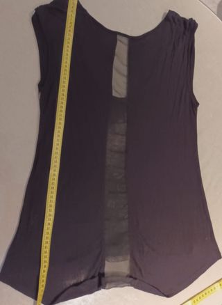 Top de tirantes con estampado de calavera