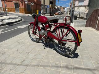 Moto clásica Moto Guzzi Hispania