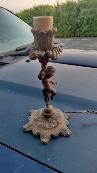 Lampada candeliere comò antica  in netallo  putto
