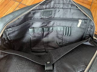 El bolso de hombre. Bandolera. FABRETTI