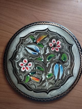 Piatto in rame decorato a mano