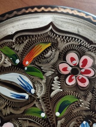 Piatto in rame decorato a mano