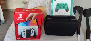 Nintendo Switch OLED + mando+ maleta de viaje 