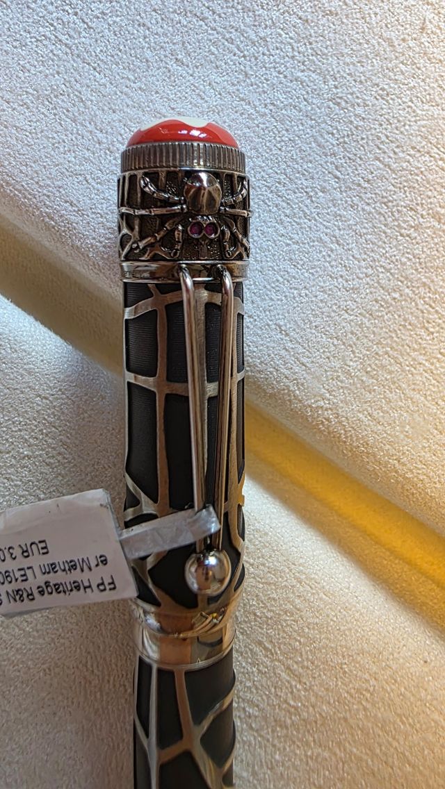 Pluma Montblanc Rouge Et Noir plata