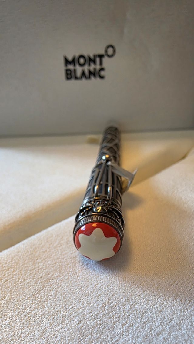 Pluma Montblanc Rouge Et Noir plata