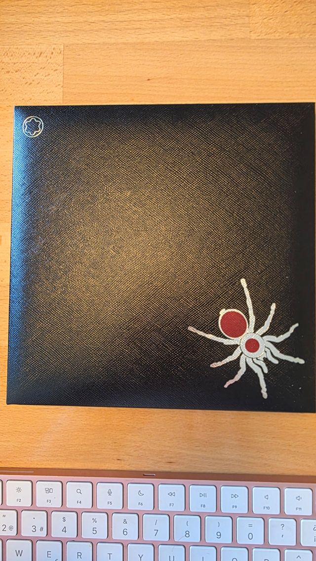 Pluma Montblanc Rouge Et Noir plata