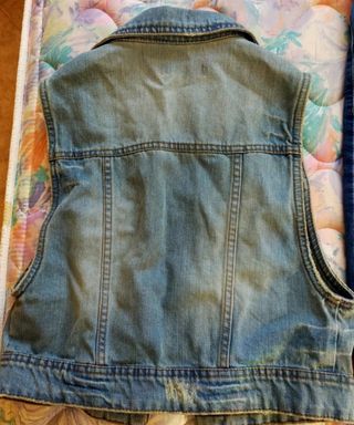 Chaleco y pantalón vaquero pirata mujer