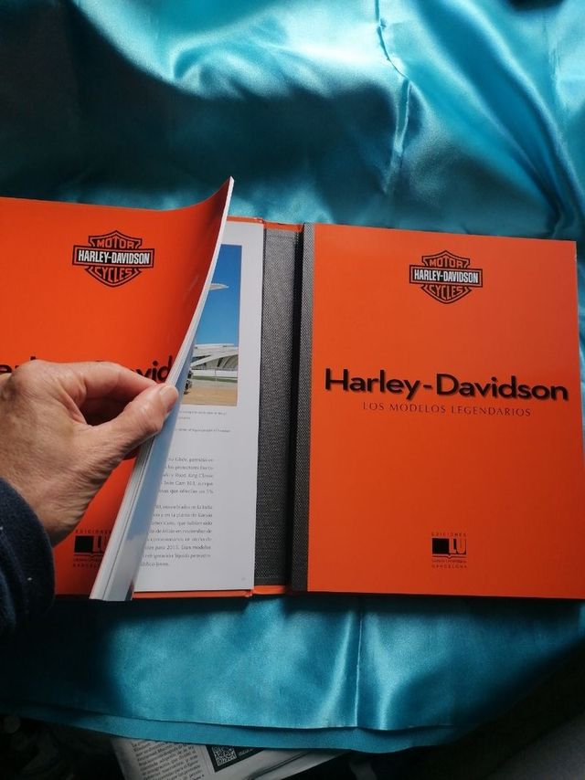 MOTO. HARLEY DAVIDSON. LIBRO. LEGENDARIA