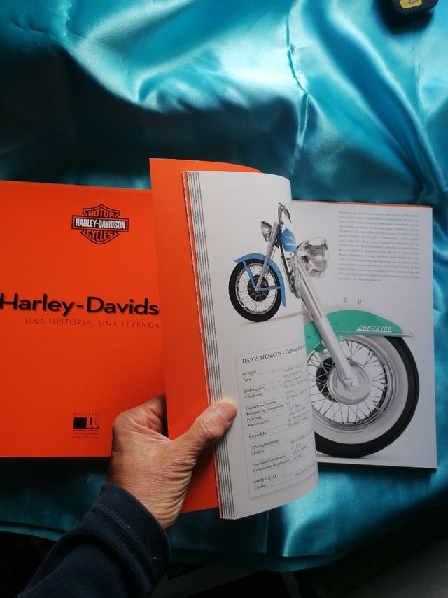 MOTO. HARLEY DAVIDSON. LIBRO. LEGENDARIA