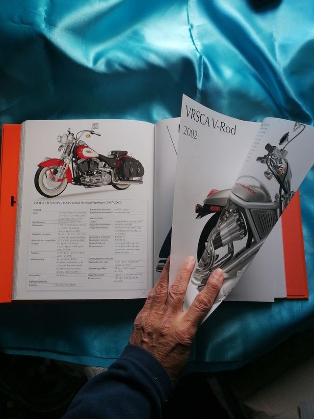 MOTO. HARLEY DAVIDSON. LIBRO. LEGENDARIA