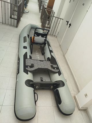 Barca neumatica NEPTVN 400. bass boat