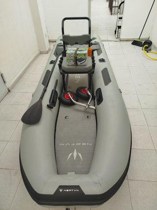 Barca neumatica NEPTVN 400. bass boat