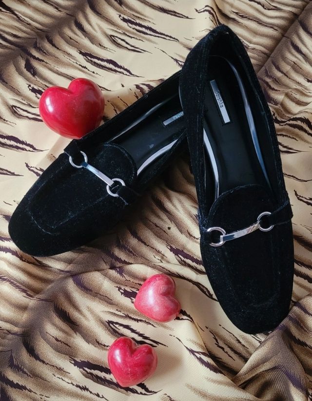 NUEVOS Mocasines de terciopelo negro Bershka 38