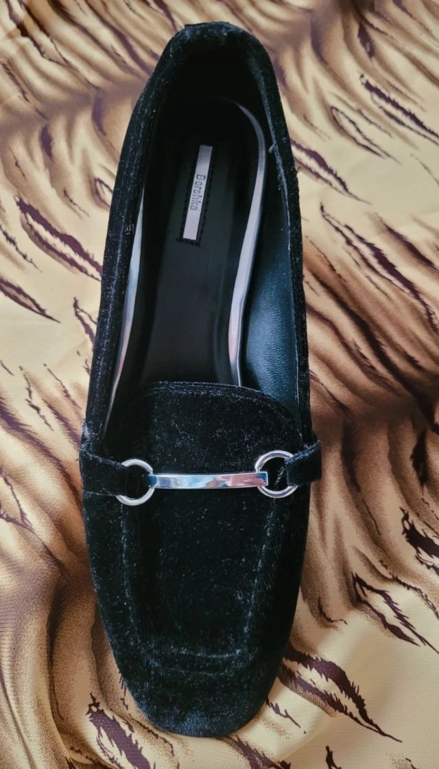 NUEVOS Mocasines de terciopelo negro Bershka 38