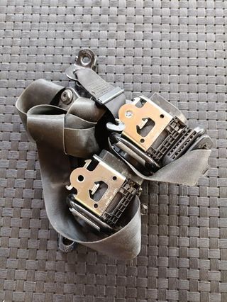 2 CINTURONES DELANTEROS RENAULT MASTER REF B507743