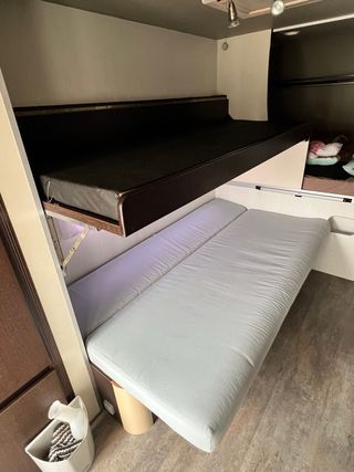 Caravana Across Car Arena