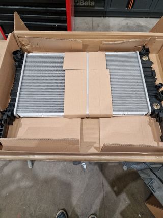 Radiador Opel. Ref:8718042308269