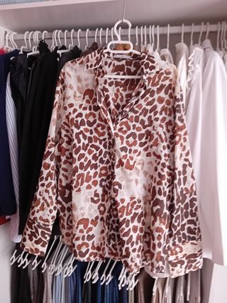 Camisa Mango marrón y blanca