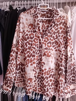 Camisa Mango marrón y blanca