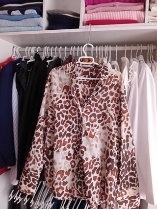 Camisa Mango marrón y blanca