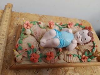Gesù Bambino vintage in conchiglie